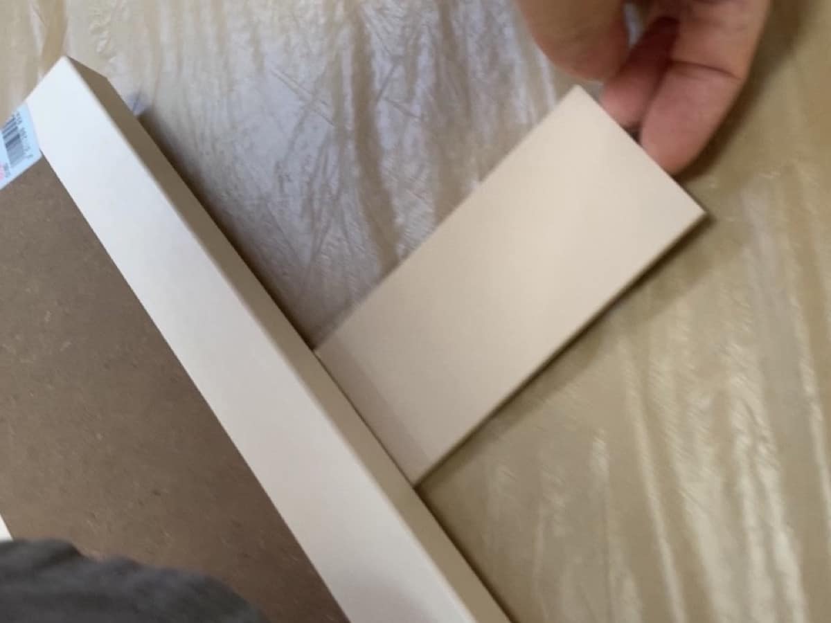 キッチンパネルの切れ込みに当て木をする