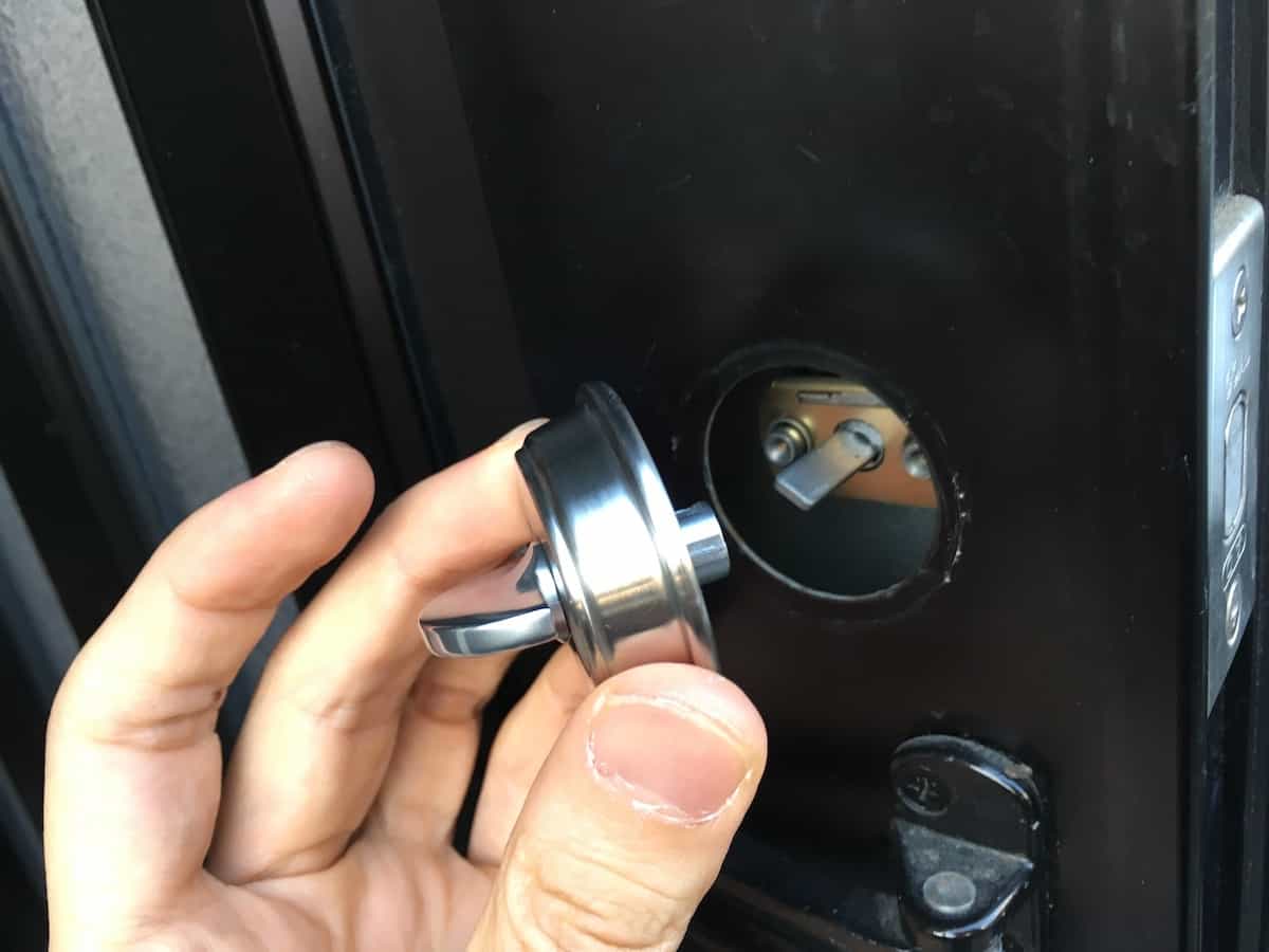 玄関ドアの鍵シリンダーを自分で交換する方法【GOAL ADの取り替え例