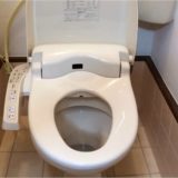 トイレの温水洗浄便座（ウォシュレット）を自分で取り付ける方法｜交換費用・設置手順・必要工具まとめ
